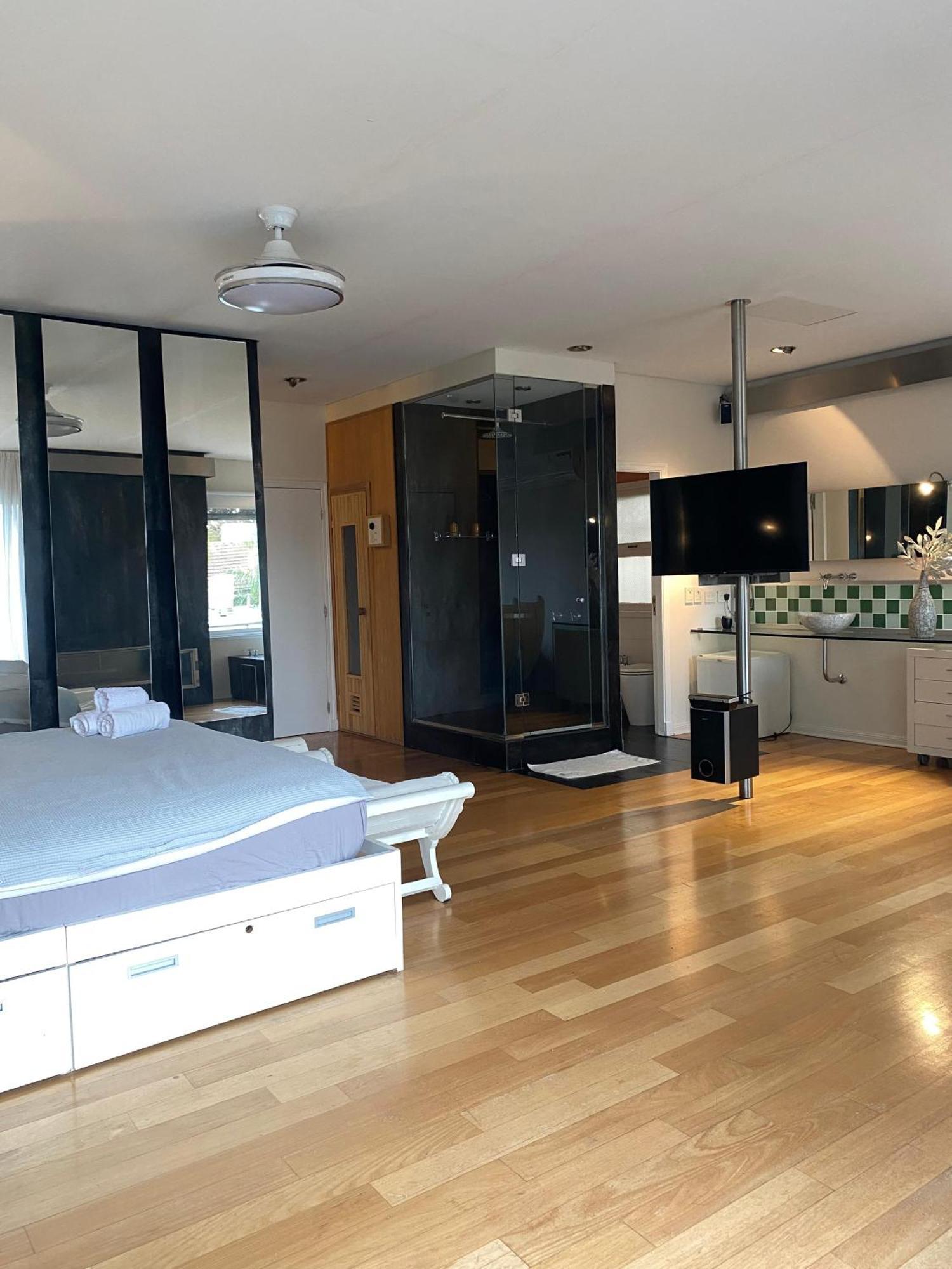 Cool Clima Bed & Breakfast Оливос Екстериор снимка